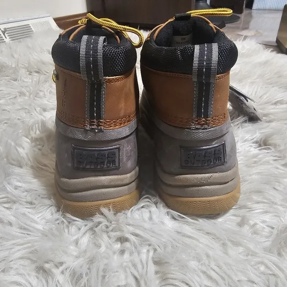 BASS outdoor field duck boots Mens 8M brown waterproof