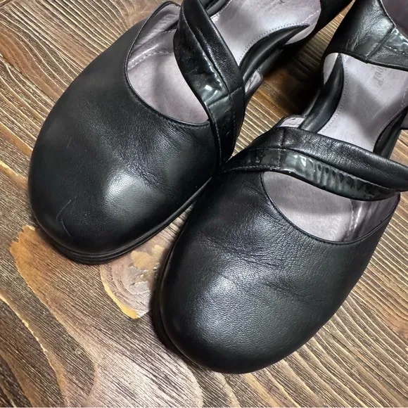 Beautifeel Made in Isreal Mary Jane Leather Career Shoes Size EU 41