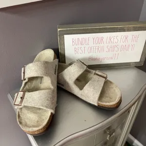 Birkenstocks size 40 shoes 🍀