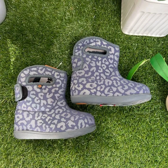 Bogs Baby Il Boots MetallicLeapord size 9 new unisex