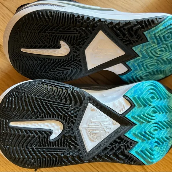 Brand New Original Nike Kyrie 8 Orca DJ6017-001 Athletic Sneaker Shoes