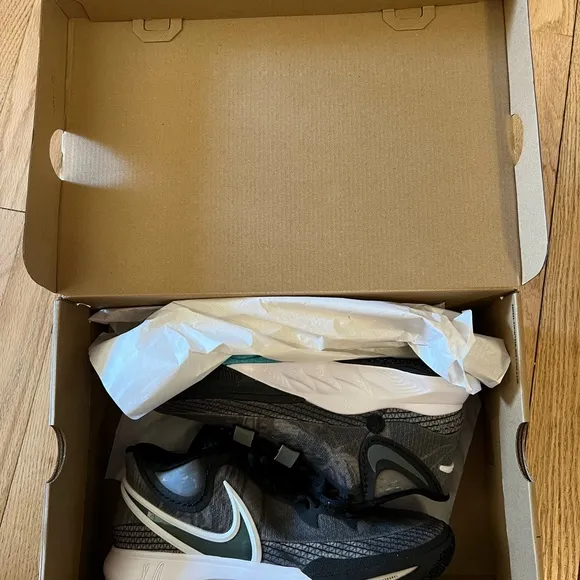 Brand New Original Nike Kyrie 8 Orca DJ6017-001 Athletic Sneaker Shoes