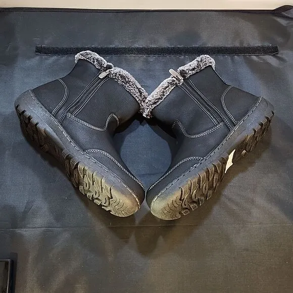 BRAND NEW  KHOMBU ADDISON ALL WEATHER BOOT