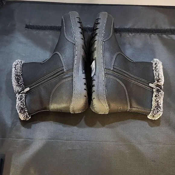 BRAND NEW  KHOMBU ADDISON ALL WEATHER BOOT