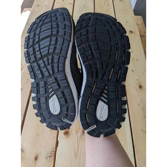 Brooks Addiction GTS Running Shoes Women's Size 9 Wide 2E Black Pink Support
