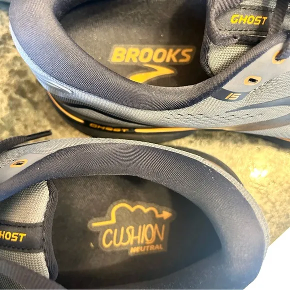 Brooks Ghost 15 Men’s Running Shoes  Sneakers Gray Mesh size 10-1/2 Wide 2E