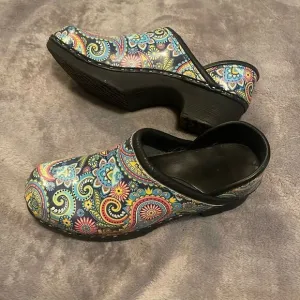 C&amp;C Sweden Women’s Patent leather nursing clogs size 41