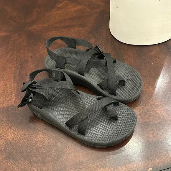 Chaco adjustable strap, classic sandal men’s size 9