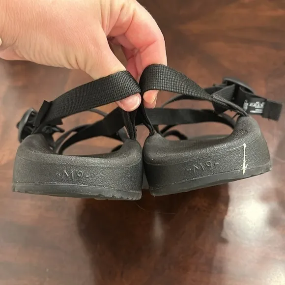 Chaco adjustable strap, classic sandal men’s size 9
