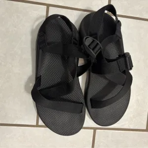 Chaco Men's Black Classic Hiking Athletic Outdoor Sandals Size 9