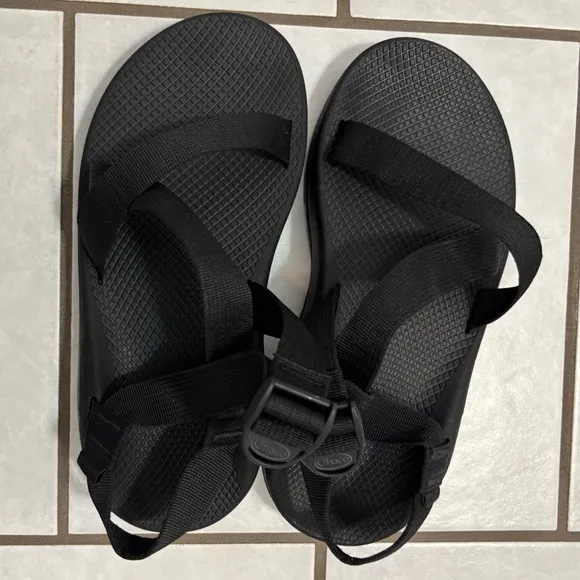 Chaco Men's Black Classic Hiking Athletic Outdoor Sandals Size 9