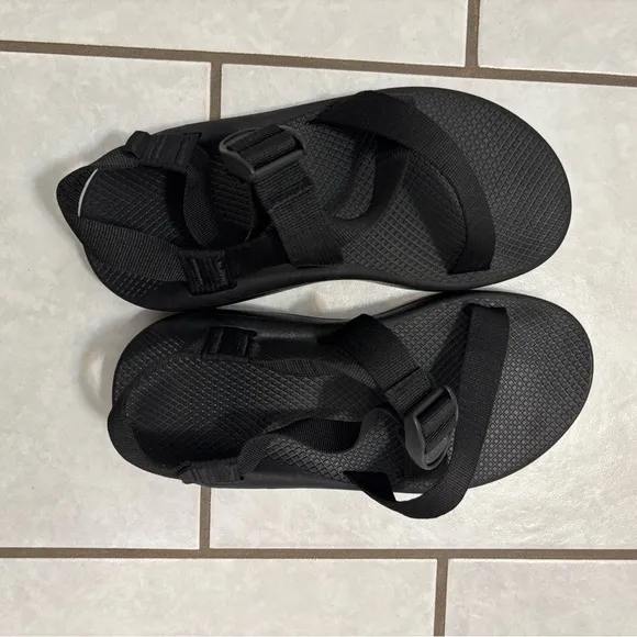 Chaco Men's Black Classic Hiking Athletic Outdoor Sandals Size 9