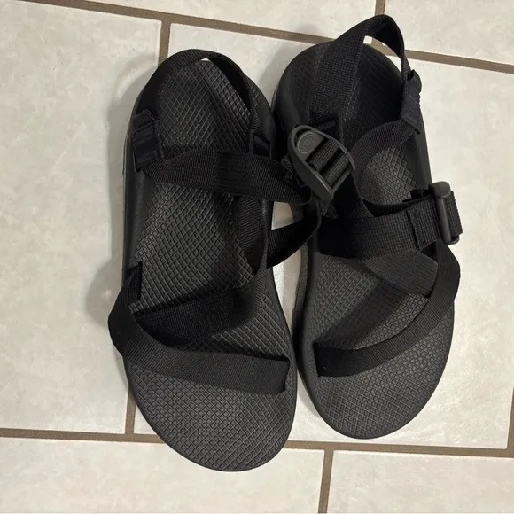 Chaco Men's Black Classic Hiking Athletic Outdoor Sandals Size 9