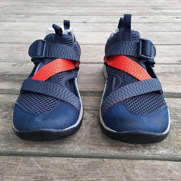 Chaco Odyssey Sandal Navy all terrain closed toe hiking sandals J106467 size 9