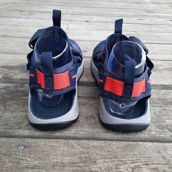 Chaco Odyssey Sandal Navy all terrain closed toe hiking sandals J106467 size 9