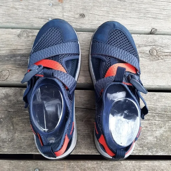 Chaco Odyssey Sandal Navy all terrain closed toe hiking sandals J106467 size 9