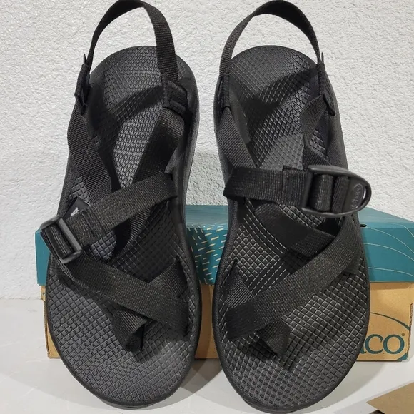 Chaco Z cloud 2 in Black. NIB Sz 9