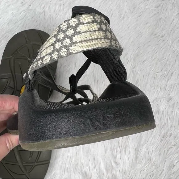 CHACO / z/classic white gray printed outdoor sandals / 7