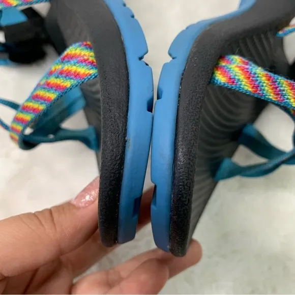 Chaco ZX1 Kid's Outdoor Strappy Blue Rainbow Sandals Size 4