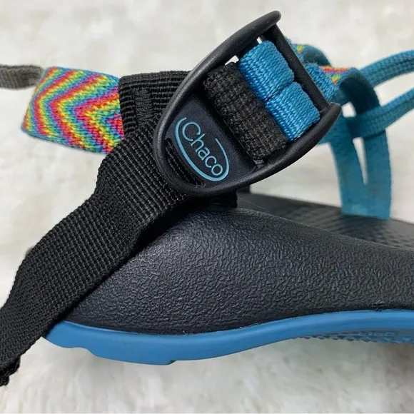 Chaco ZX1 Kid's Outdoor Strappy Blue Rainbow Sandals Size 4