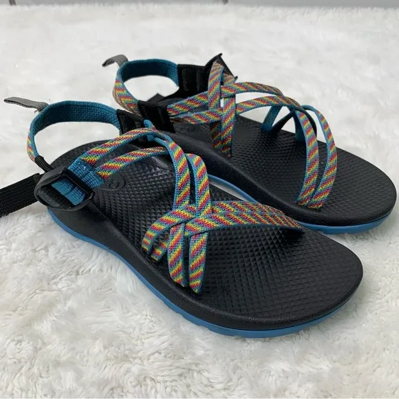 Chaco ZX1 Kid's Outdoor Strappy Blue Rainbow Sandals Size 4