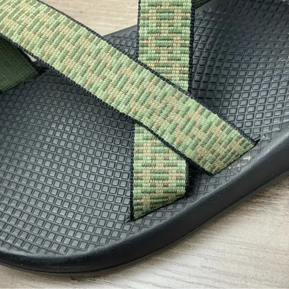 Chacos Adjustable Strappy Sandals Green Men Vibram sole Sz 11 Outdoor Adventure
