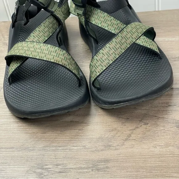 Chacos Adjustable Strappy Sandals Green Men Vibram sole Sz 11 Outdoor Adventure