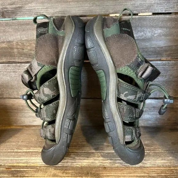 Childrens Keen Newport Green Camo Outdoor Hinking Water‎ Shoes Sandals Size 2 Y