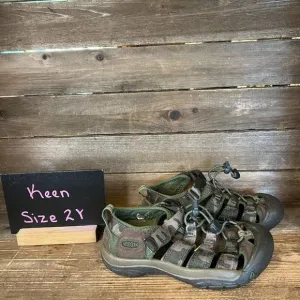 Childrens Keen Newport Green Camo Outdoor Hinking Water‎ Shoes Sandals Size 2 Y