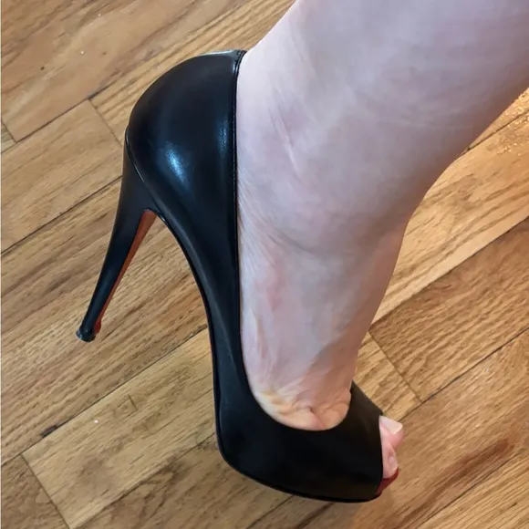 Christian Louboutin Very Prive 120 Black Heels