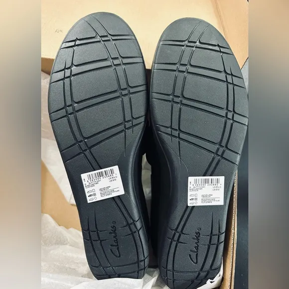 Clarks™ Suttyn May Black Leather Cuir Noir Size 9M New in Box