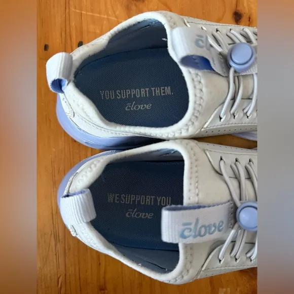 Clove Classic Nursing Shoes | Size 7