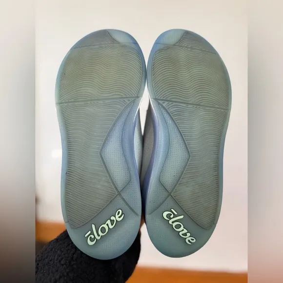 Clove Classic Nursing Shoes | Size 7