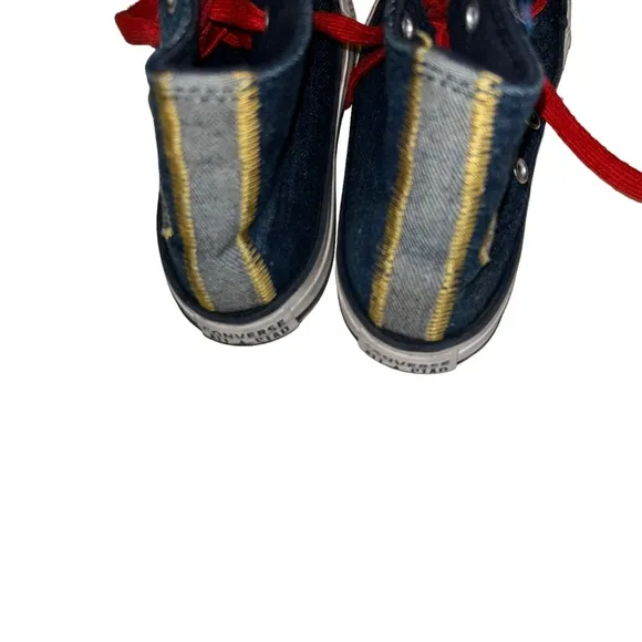 Converse Blue Denim Chuck Taylor All Star Hi Tops Sneakers kids size 11 Jean