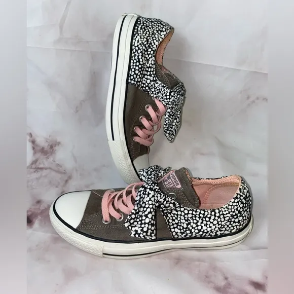 Converse Chuck Taylor All Star Betty Bow Sneakers Size 8