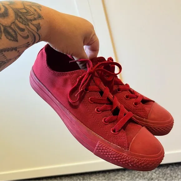 Converse Chuck Taylor All Star Classic All‎ Red Rare Sneakers Women’s Size 8
