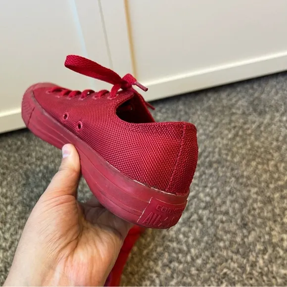 Converse Chuck Taylor All Star Classic All‎ Red Rare Sneakers Women’s Size 8