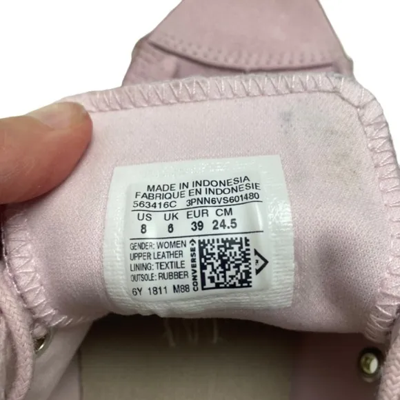 CONVERSE -  Chuck Taylor All Star Scallop in Pink suede Size 8
