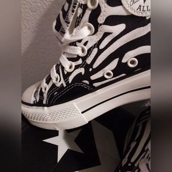 Converse Chuck Taylor All Star Lift Hi Women’s Size 6 NWT