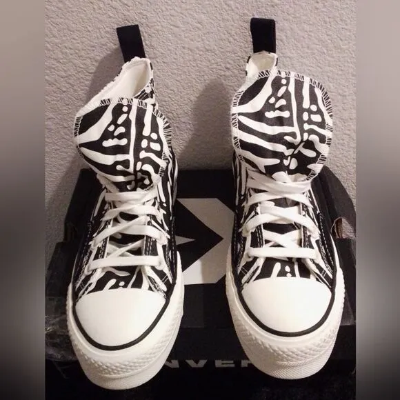 Converse Chuck Taylor All Star Lift Hi Women’s Size 6 NWT