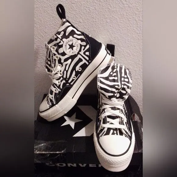 Converse Chuck Taylor All Star Lift Hi Women’s Size 6 NWT