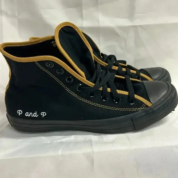 Converse Gold All StarTennis shoes. Men. Size 7. New
