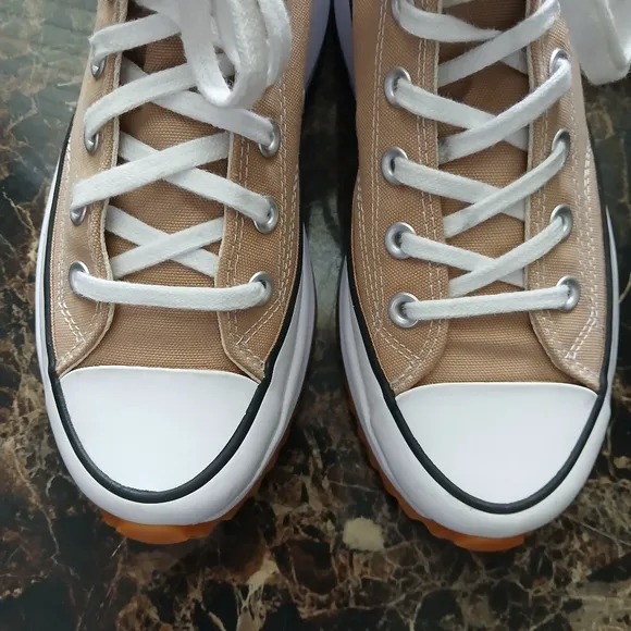 Converse Run Star Hike Platform Comfort Shoes Size 7 for Women