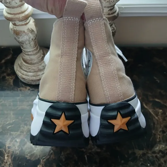 Converse Run Star Hike Platform Comfort Shoes Size 7 for Women