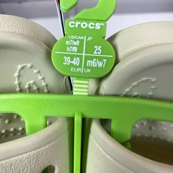 Crocs Classic Crush Sandal Bone Cream Unisex Size Women/9 Men/7 NEW