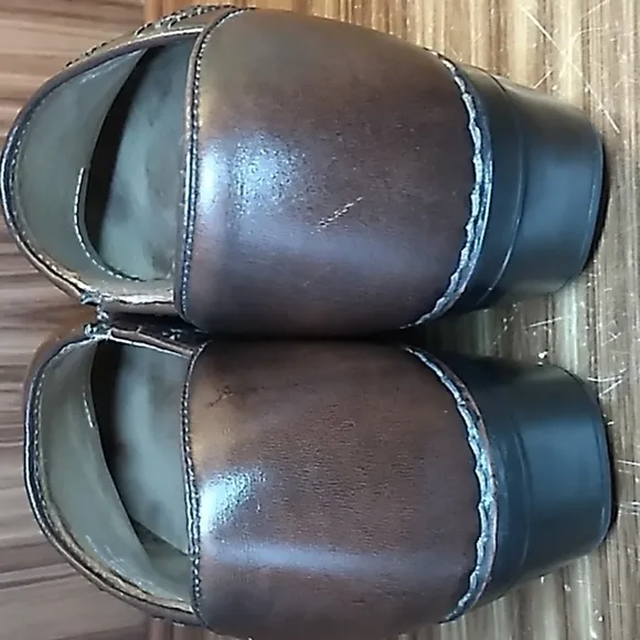 Dansko 38 brown nursing clogs mules office professional shoes 👞 8
