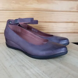 Dansko 40 EUR Shaylee Wedge Heel Ankle Strap Leather Comfort Shoes Waterproof