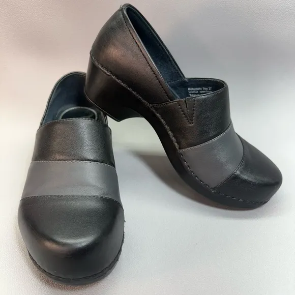 Dansko Black and Gray Two-Toned Classic Leather Clogs EUC Size 7