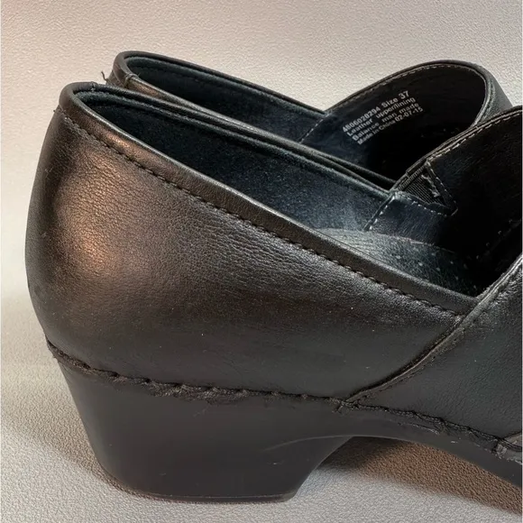 Dansko Black and Gray Two-Toned Classic Leather Clogs EUC Size 7