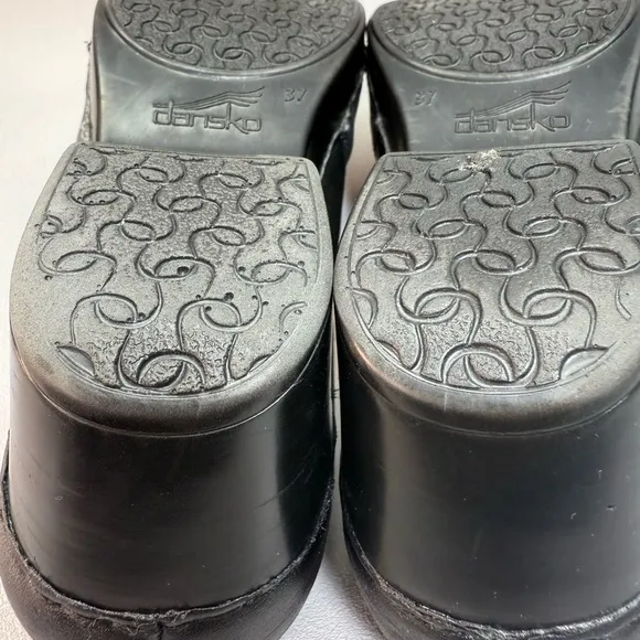 Dansko Black and Gray Two-Toned Classic Leather Clogs EUC Size 7